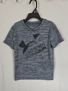 Under Armour Boys Gray Heather Performance Tee with Logo